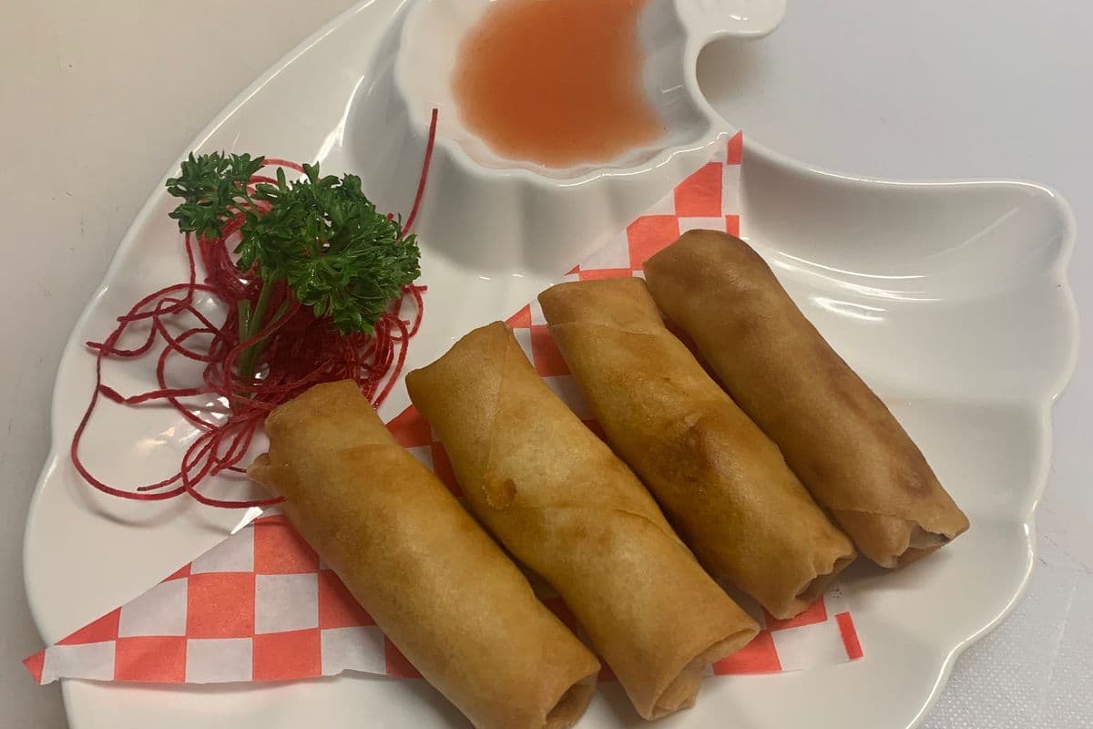 18. Vegetable Spring Rolls (4 pcs)