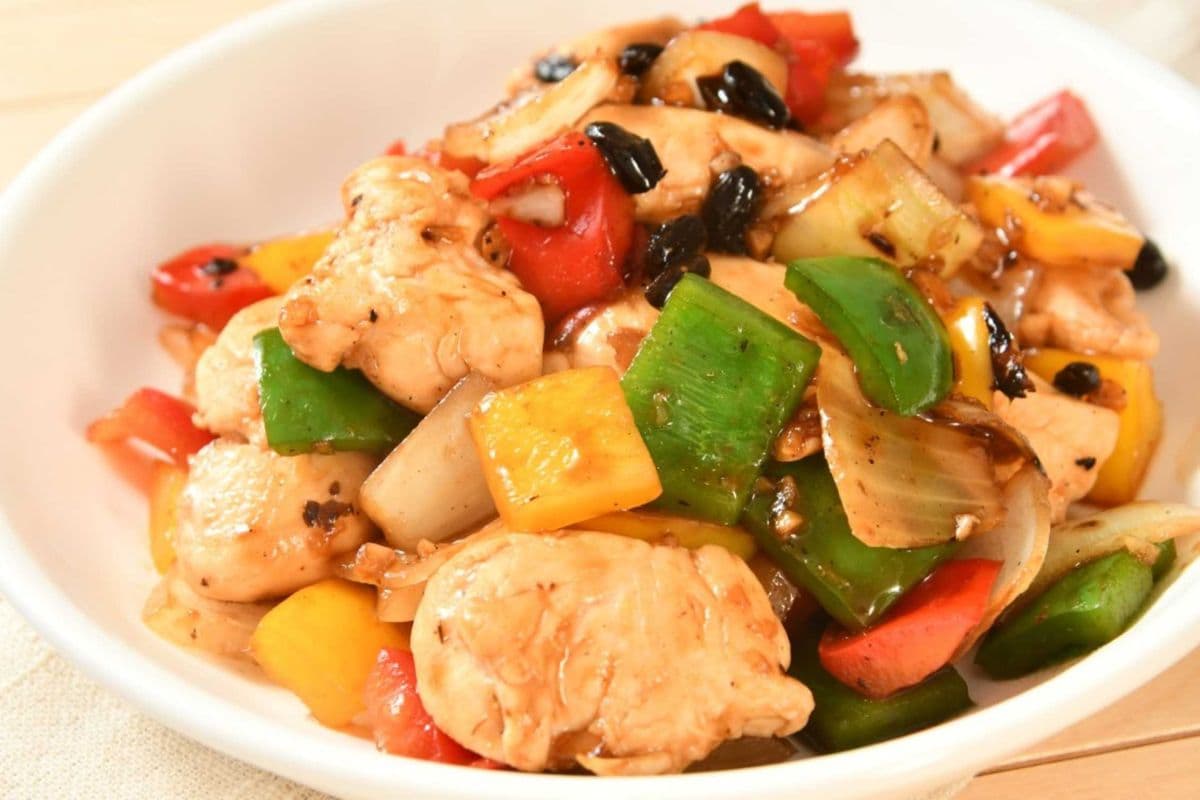 Chicken with Peppers and Black Bean Sauce 豉椒雞片