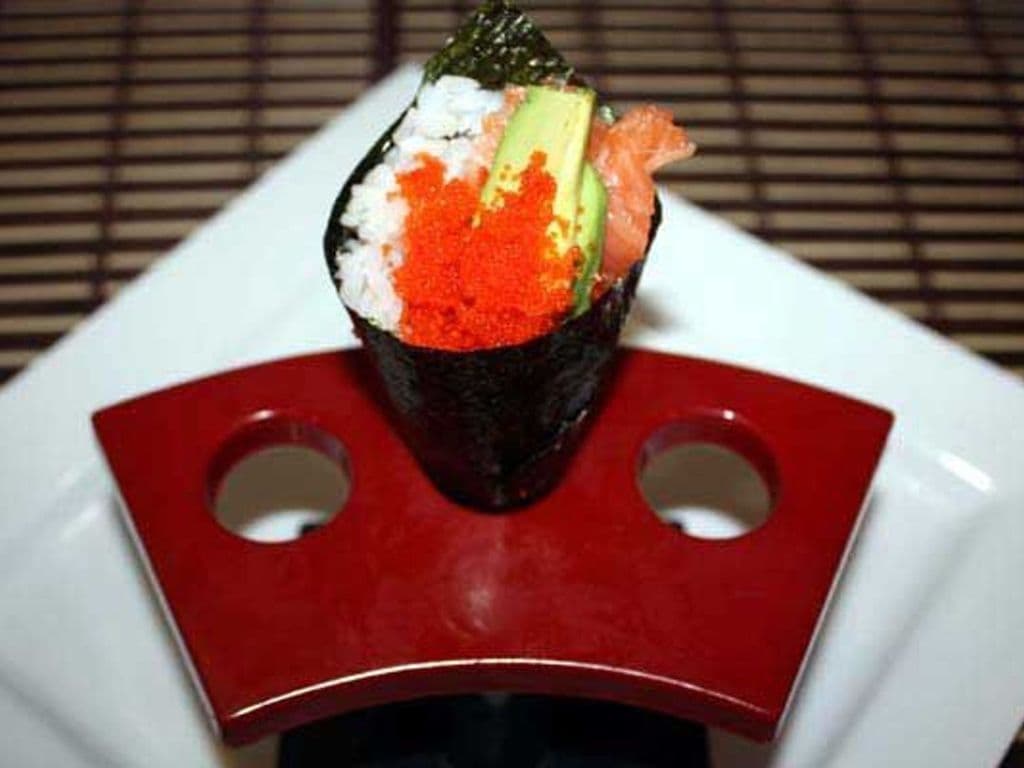 Atlantic Smoked Salmon Hand Roll (1pc)
