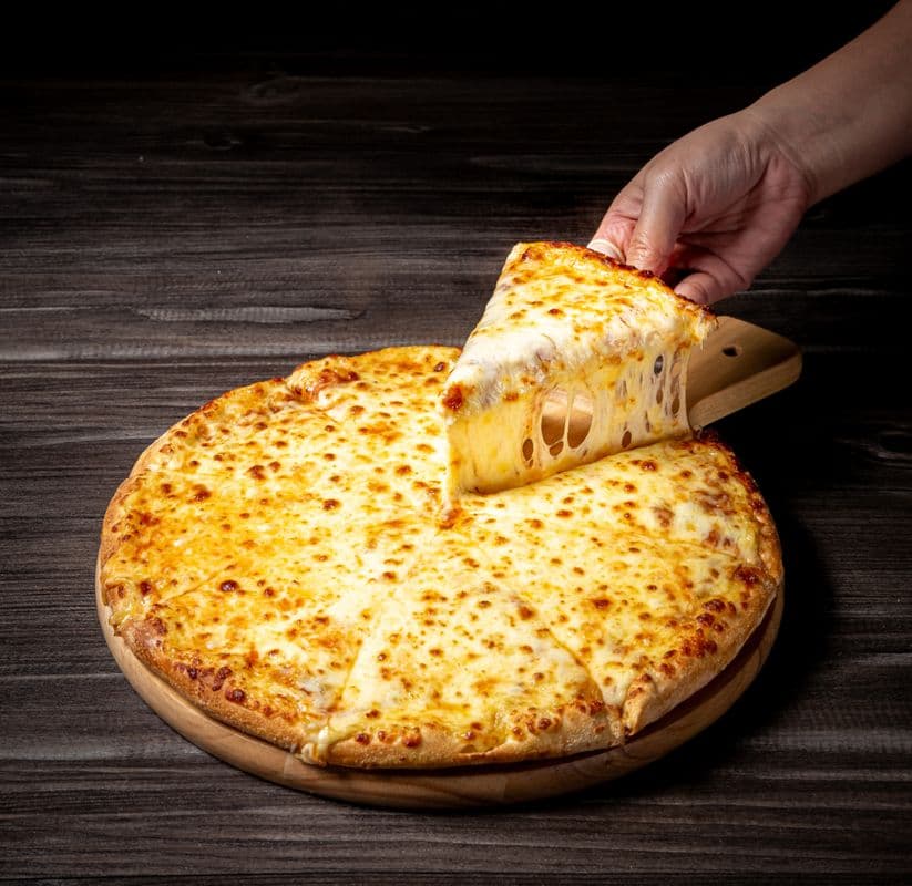Medium Cheesy Pizza