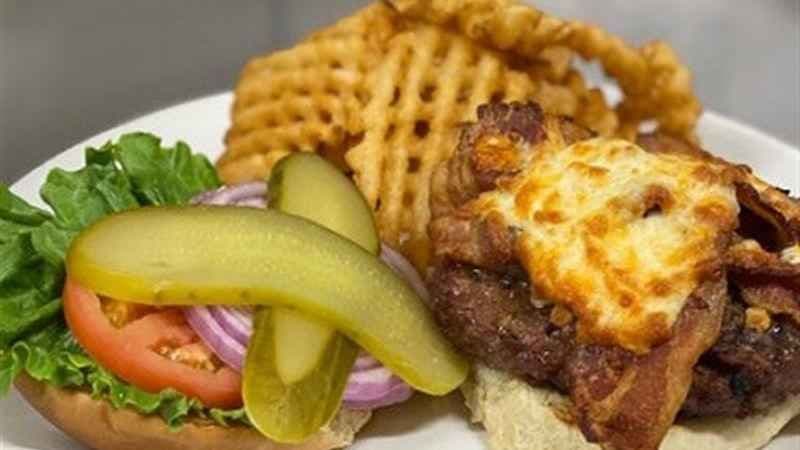 Prime Rib Burger Deluxe (8 oz)