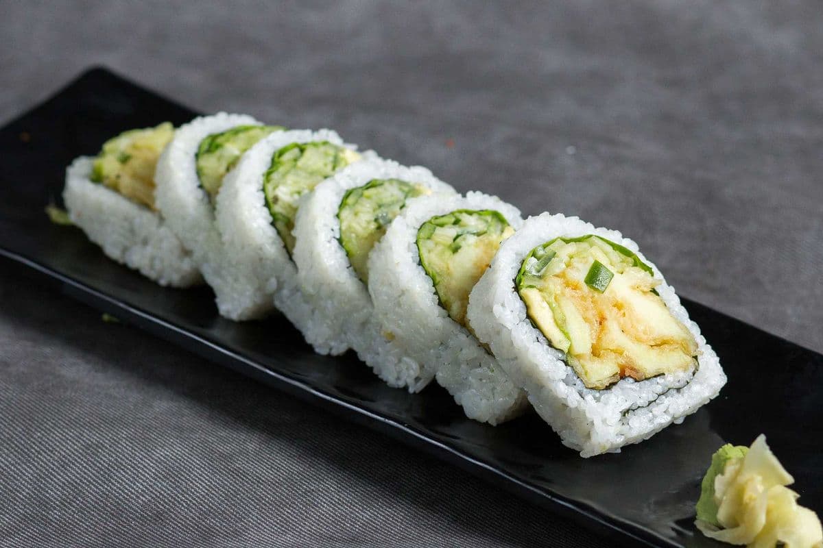 Sweet Potato Tempura Roll (6 pcs)
