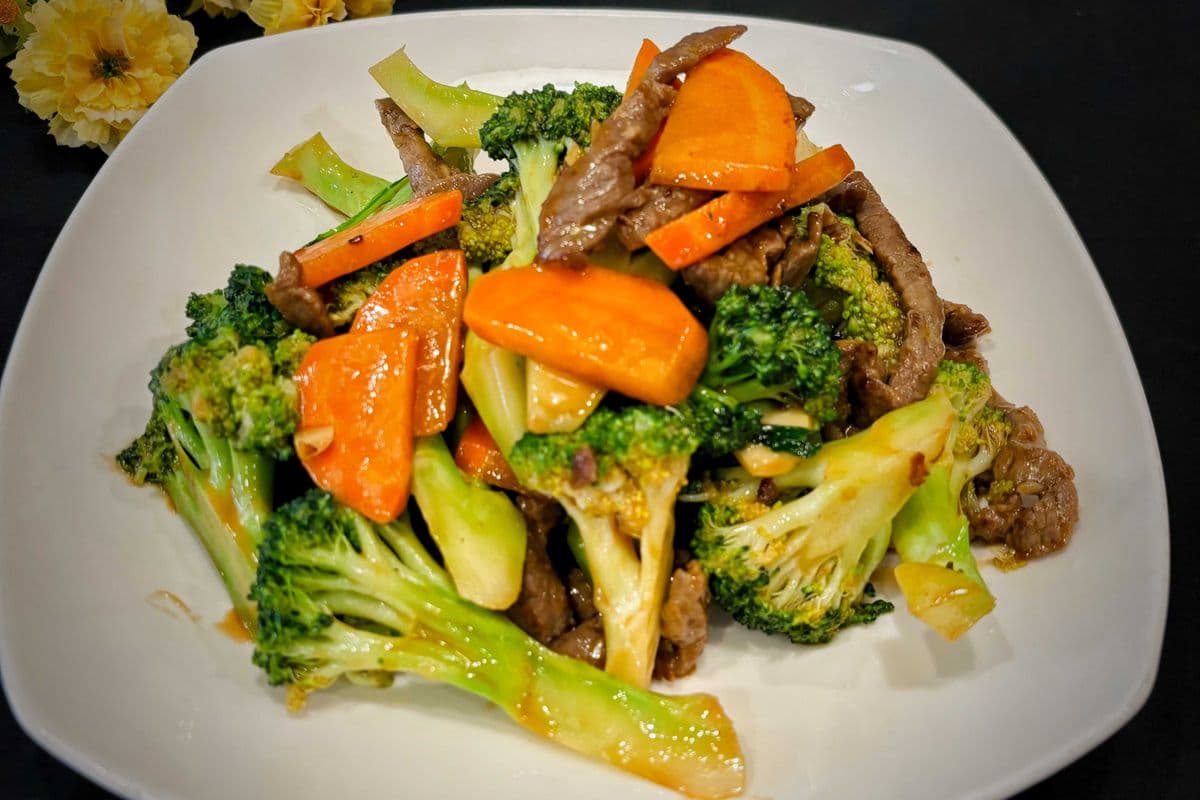 P72. Beef with Broccoli
