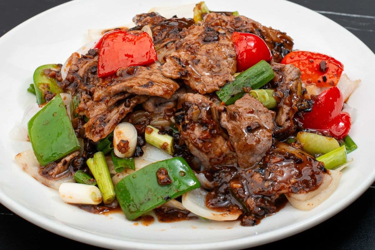 CU45 Beef with Black Bean Sauce and Broad Rice Noodle