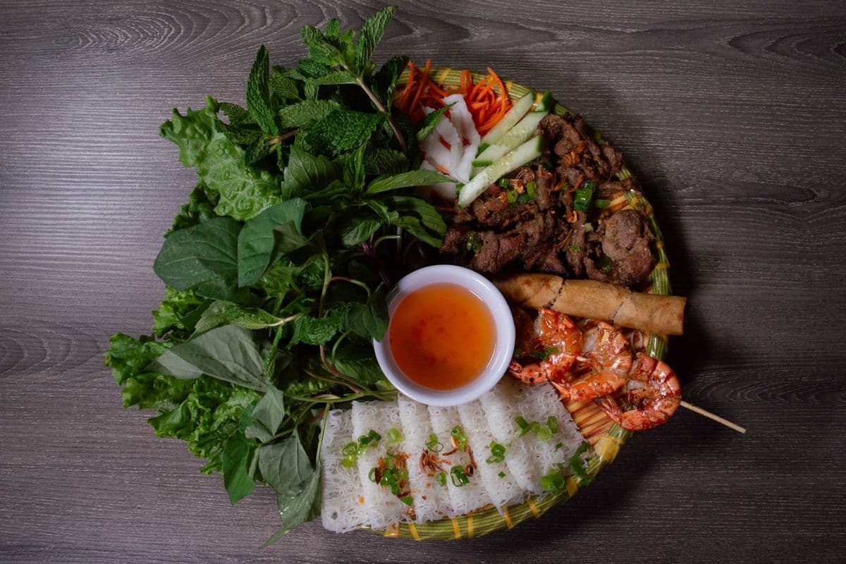 H4. BBQ Shrimp, BBQ Pork, and Spring Roll Platter (Banh Hoi Tom Nuong, Thit Nuong, Cha Gio)