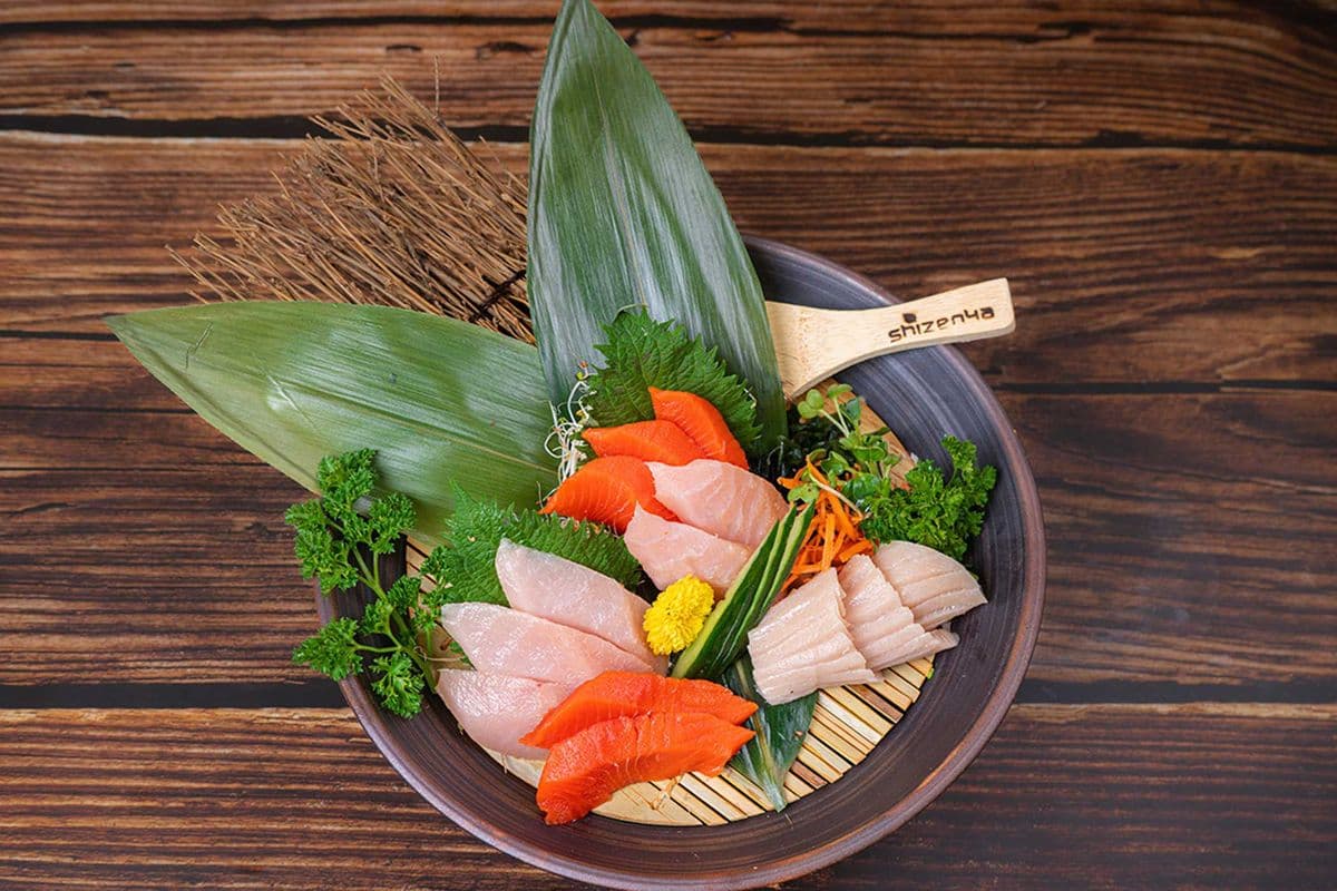 T.S.T. Sashimi (13 pcs)