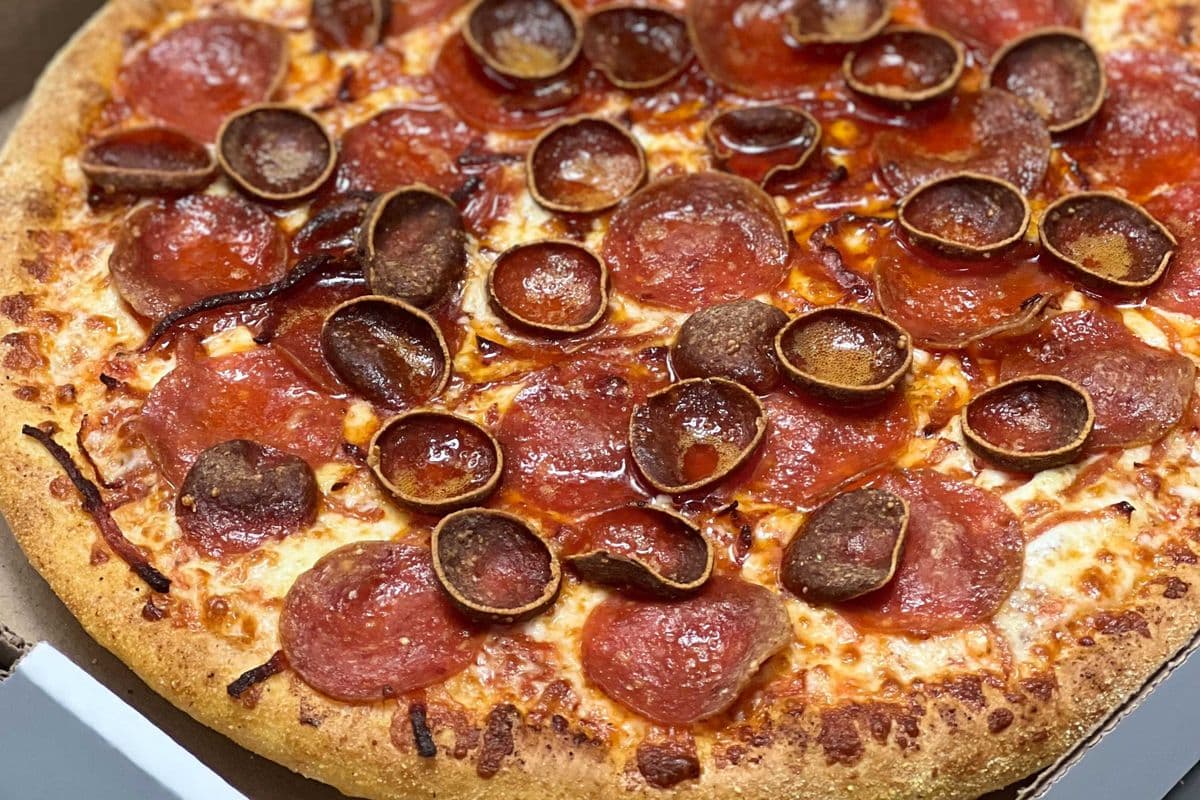 Medium Pepperoni Lovers Pizza