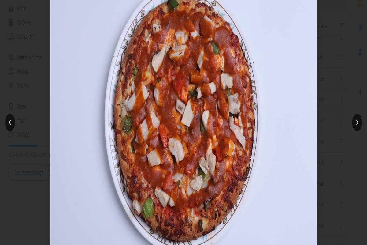 Large Butter Chicken Pizza