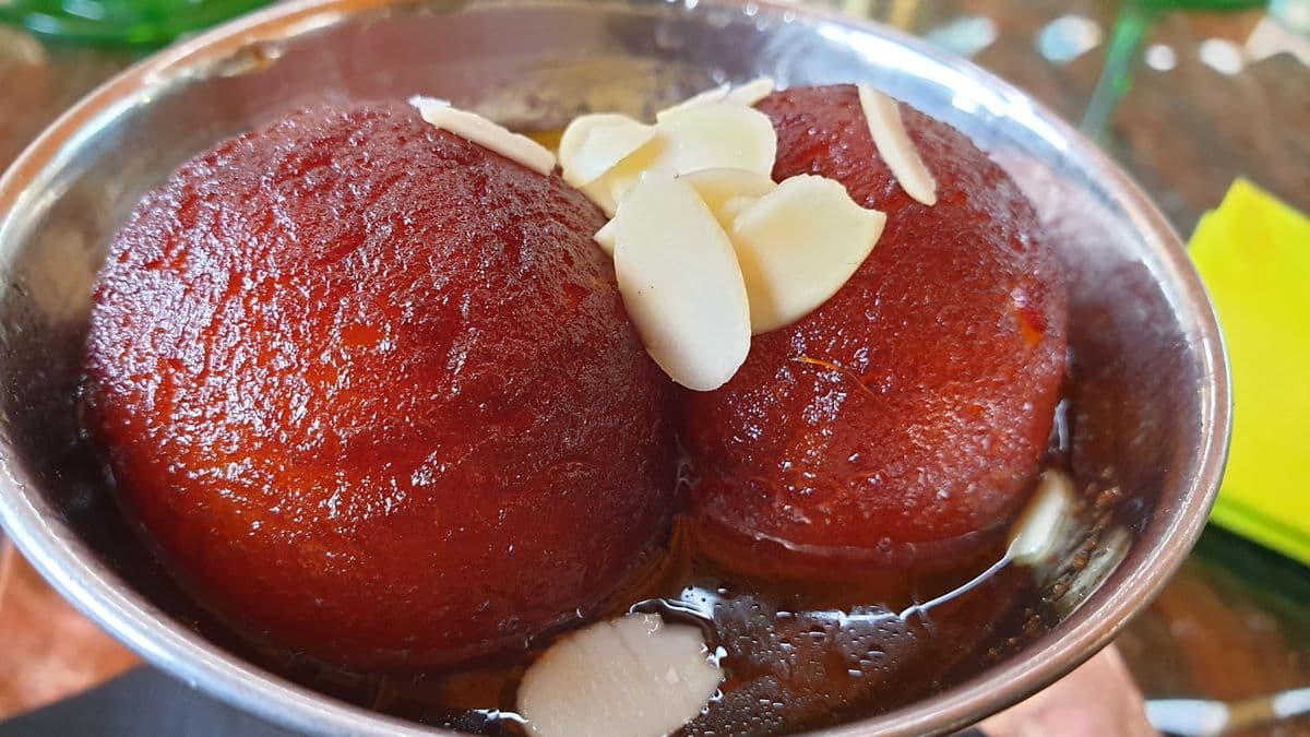 Gulab Jamun (2 psc)