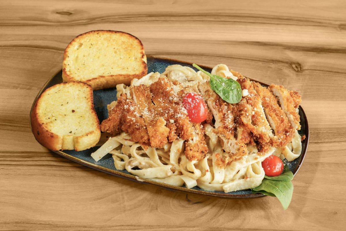 Alfredo Fettuccine Pasta