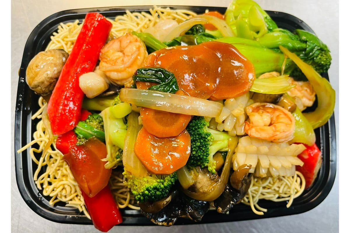 Seafood Cantonese Chow Mein