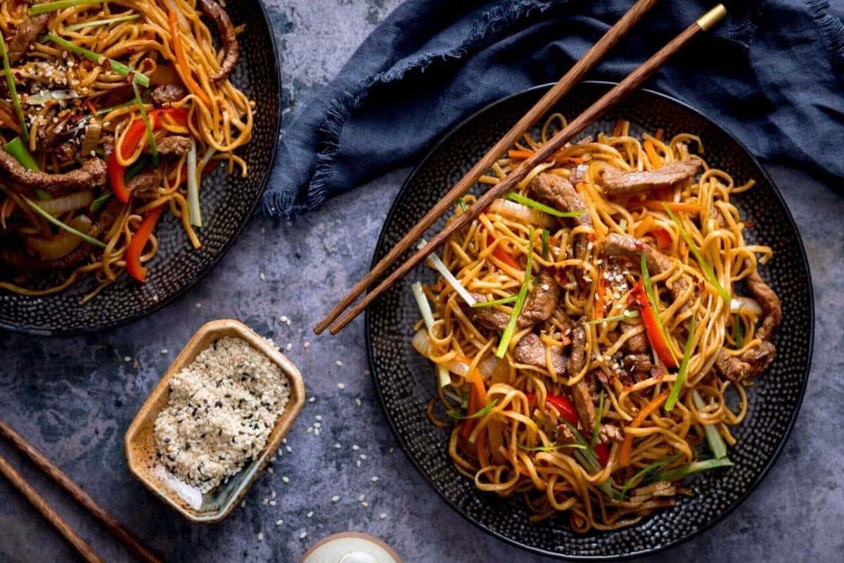 Beef Hakka Noodles(Desi Style/Chili Garlic/Manchurian/Schezwan)
