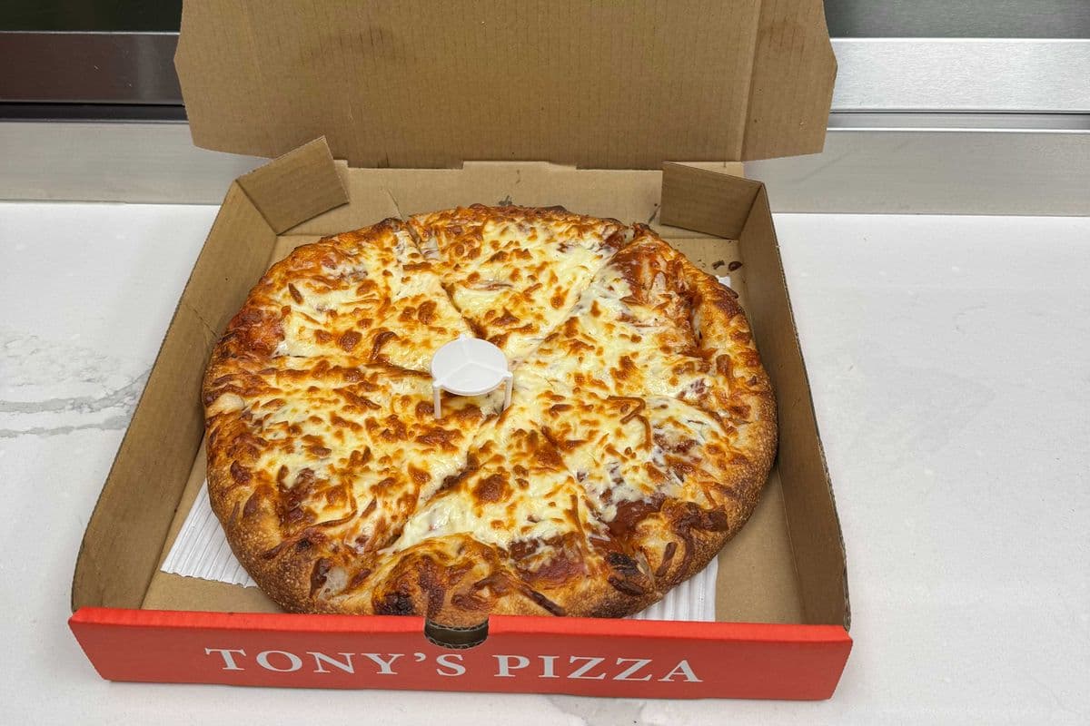 17" X-Large Four Cheese Pizza (New)
