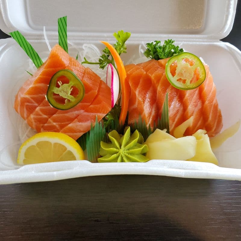 06. Salmon Sashimi (8 pcs)