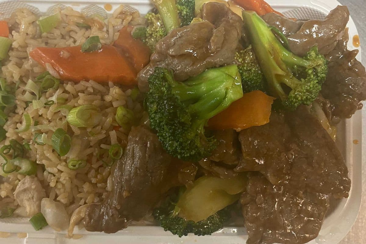 L7. Chicken or Beef with Broccoli