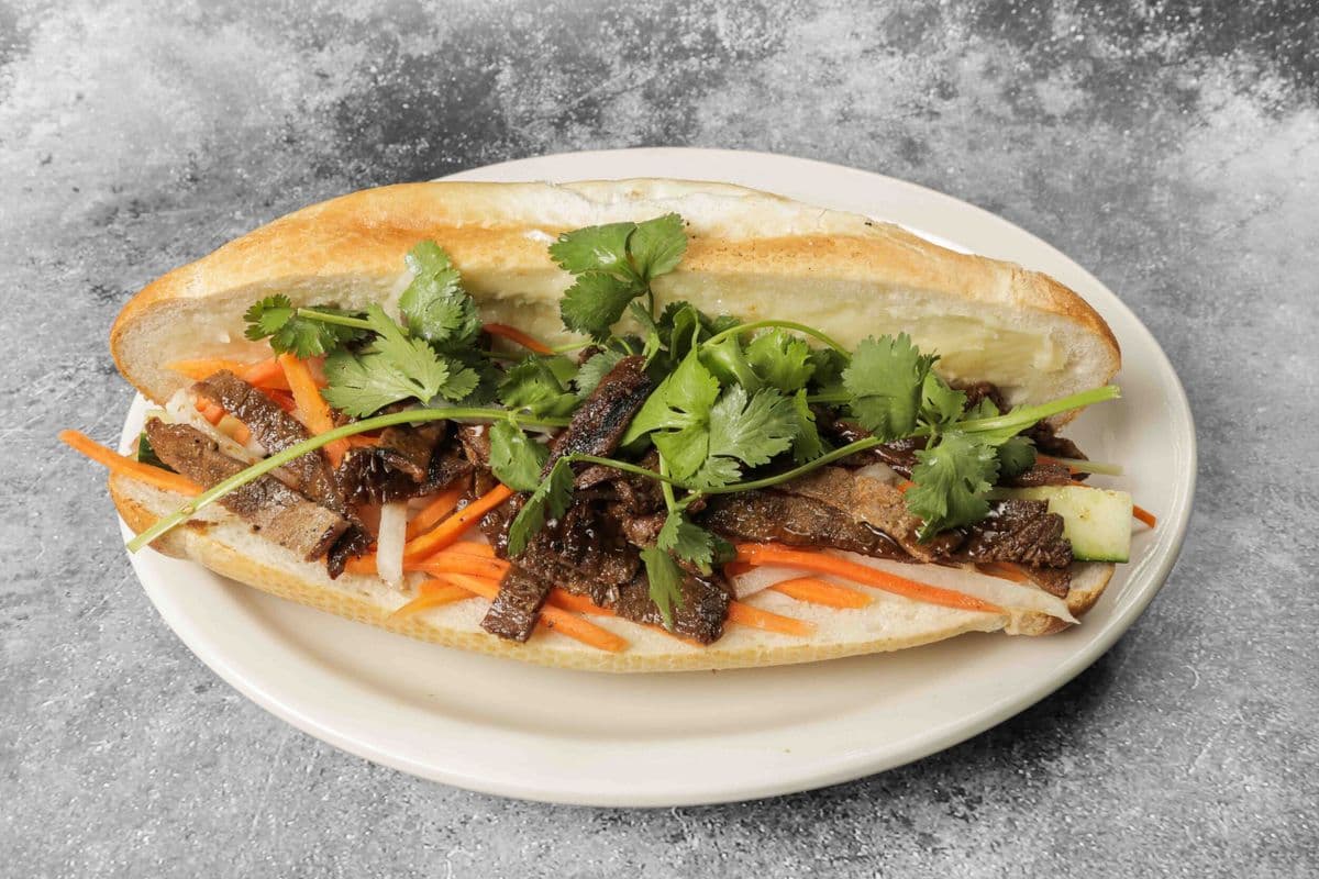 M3. Banh Mi Boeuf grillés