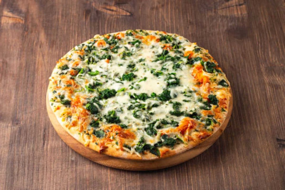 Spinach Paneer Pizza (Regular)