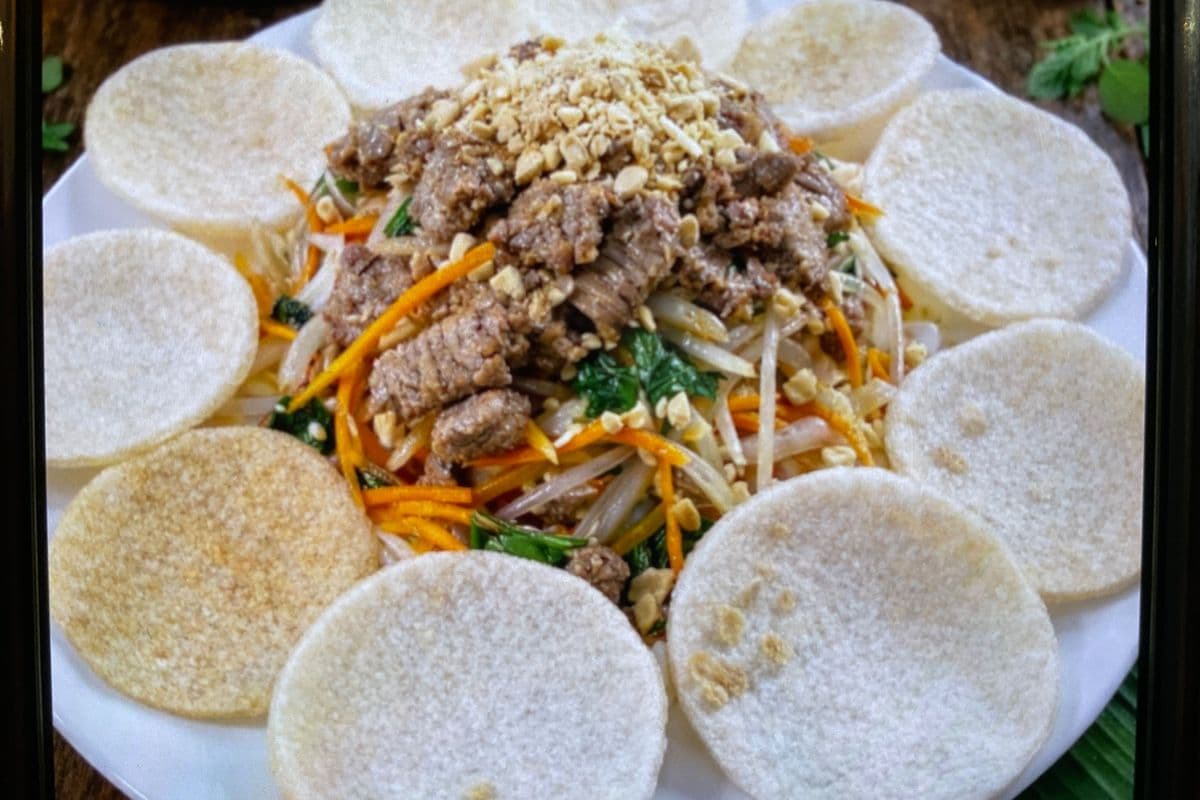 G4. Beef Salad with Banana Flower - Gỏi Bò Bóp Thấu