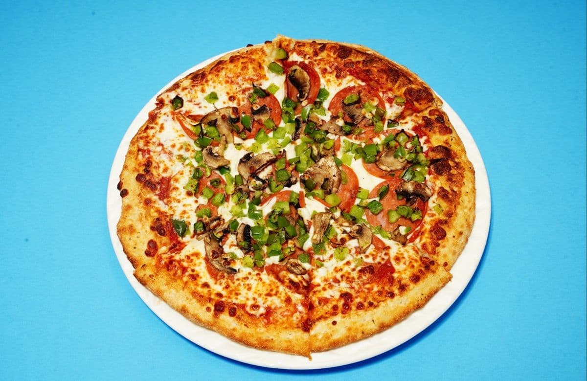 (2 for 1) Pizza Toute Garnie / All Dressed PIzza / (2 for 1) Pizza Toute Garnie / All Dressed PIzza
