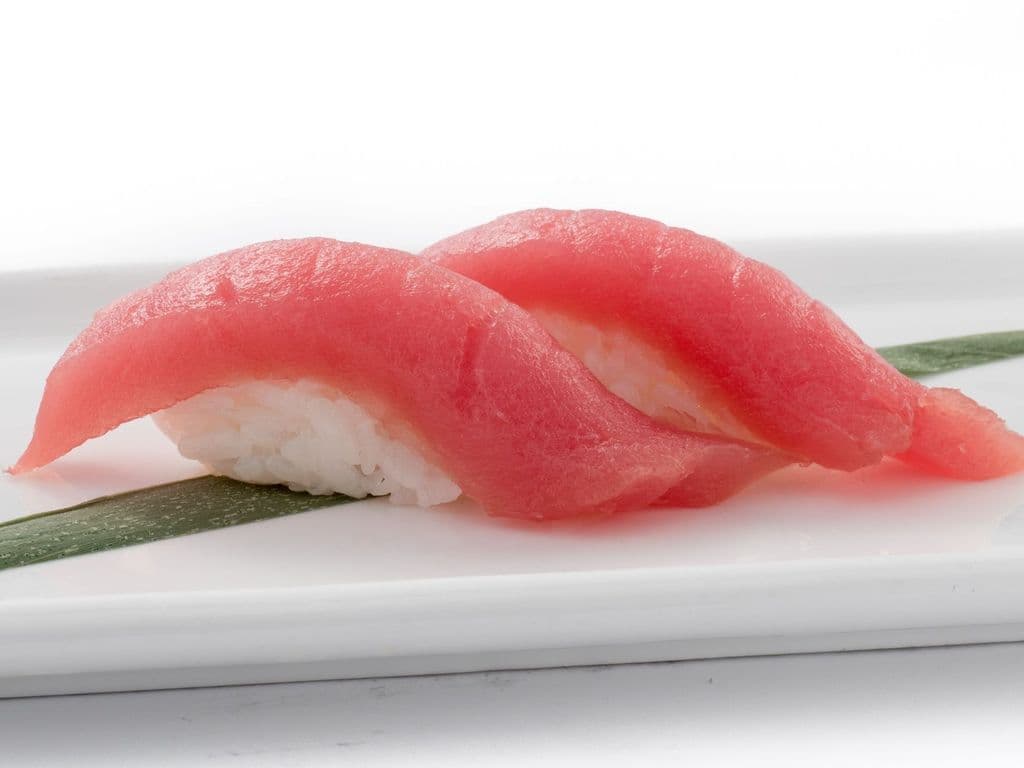 Red Tuna Sushi (2 pcs)