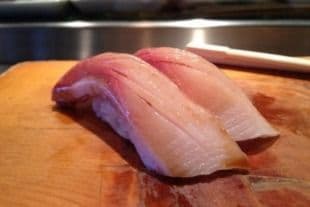 J3. Hamachi Sushi (2 pcs)