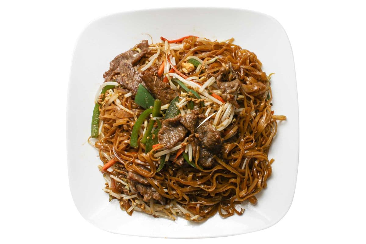 27e. Beef Stir Fried Rice Noodle
