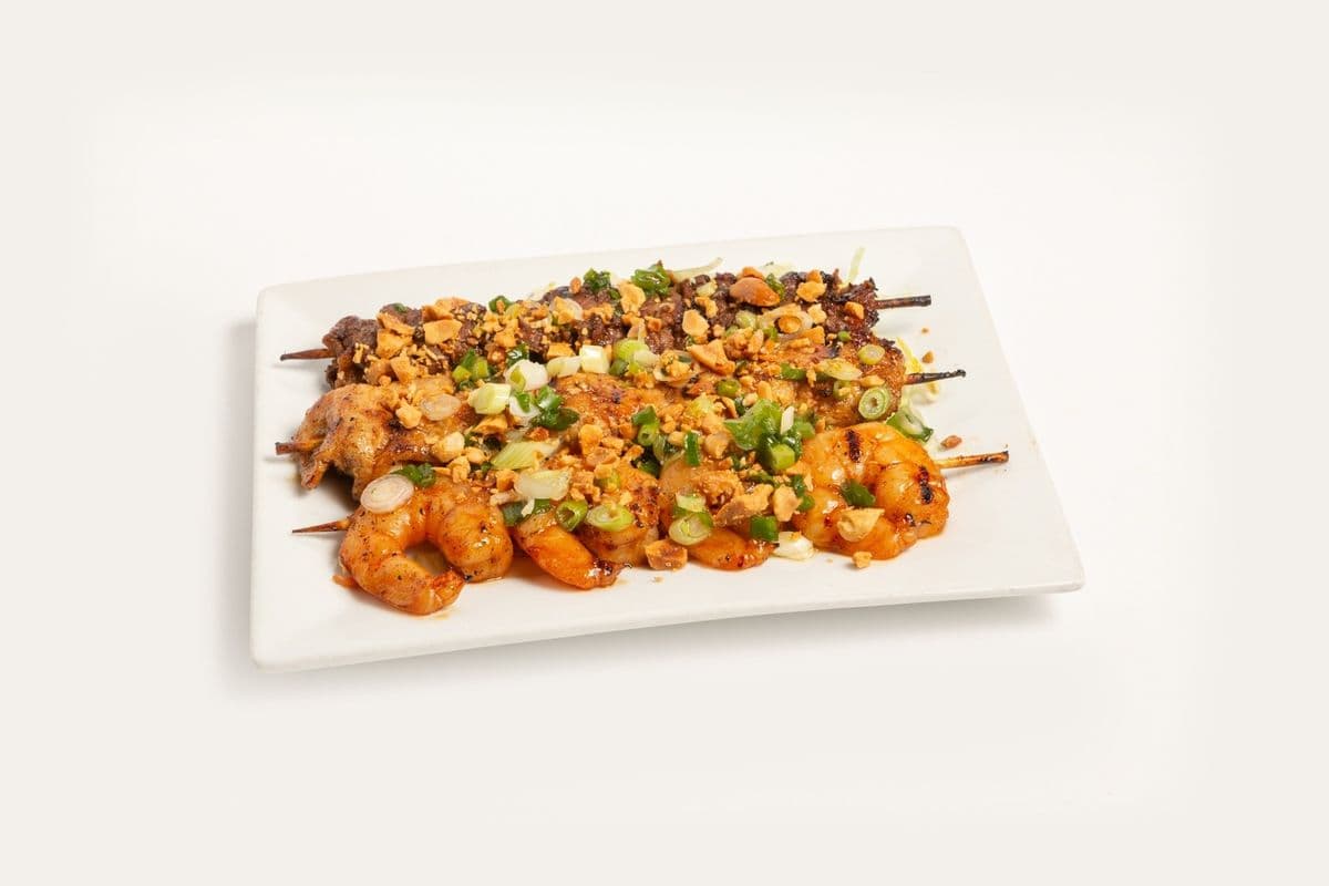 A10. Combination of Three Skewers / Loai Lui (3 pcs)
