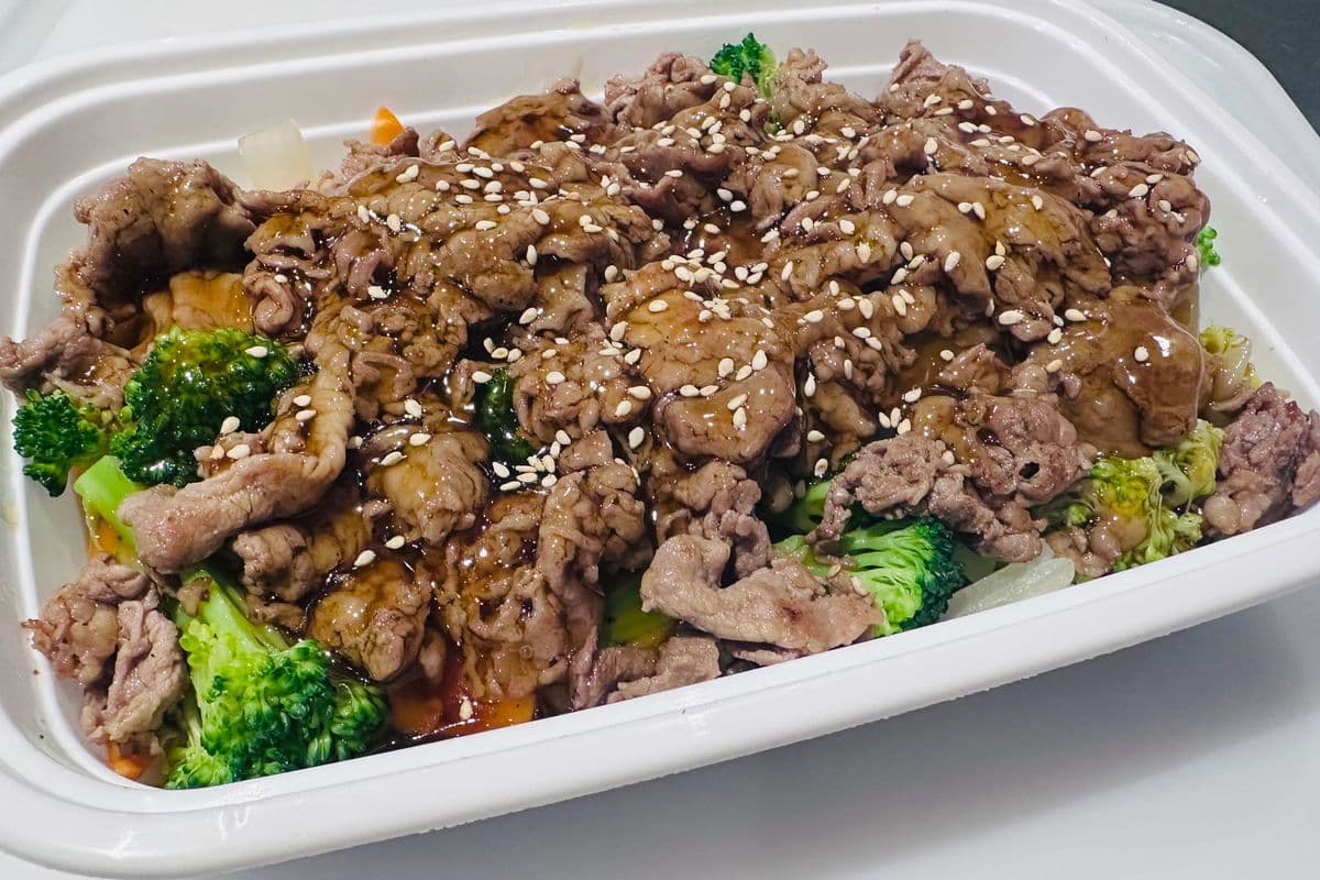 P2.Beef Yaki Udon with Veggies