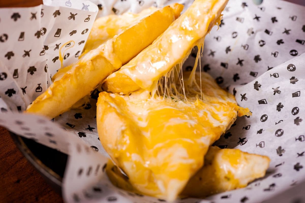 Garlic Cheese Toast (2 pcs)