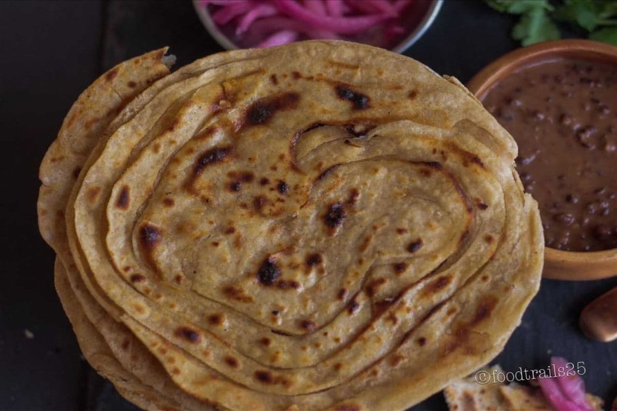 Lacha Parantha (1 pc)