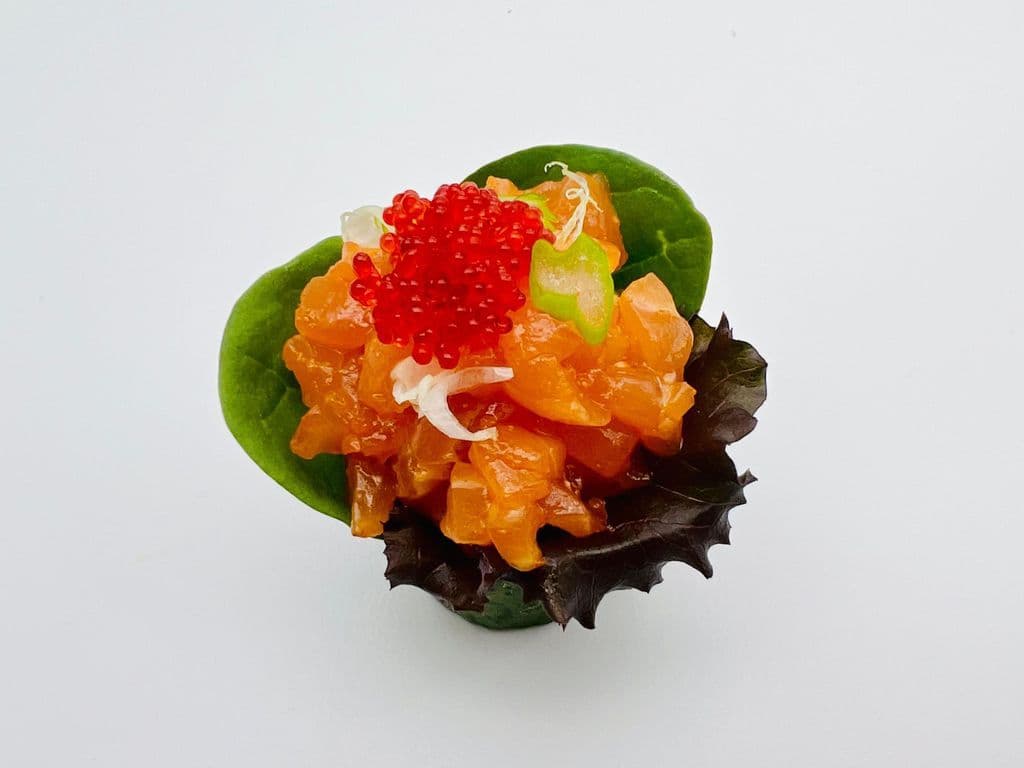 11S SYAKE EPICE Saumon Epice / Spicy Salmon Sashimis (1MCX Sans Riz / Without Rice)