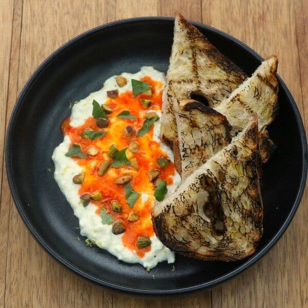 HOT HONEY STRACCIATELLA CHEESE