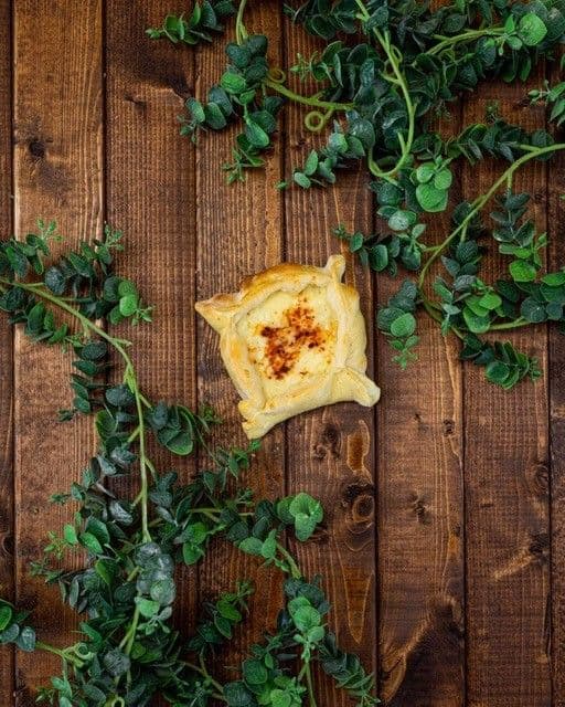 Cheese with Red Pepper Fatayer Pie (Large)