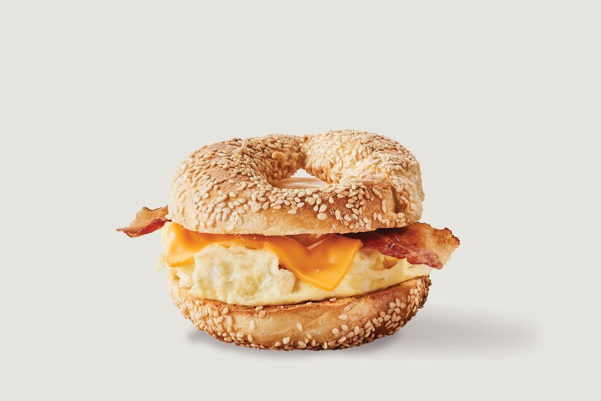 Sandwich au bacon, fromage et oeuf / Egg, Cheese, and Bacon Sandwich