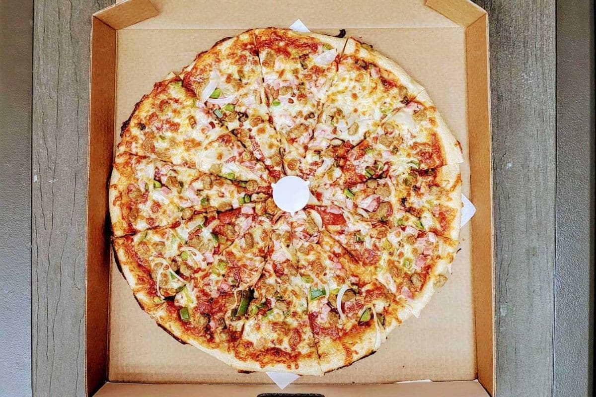 16" Single Big Valley Specialty Pizza