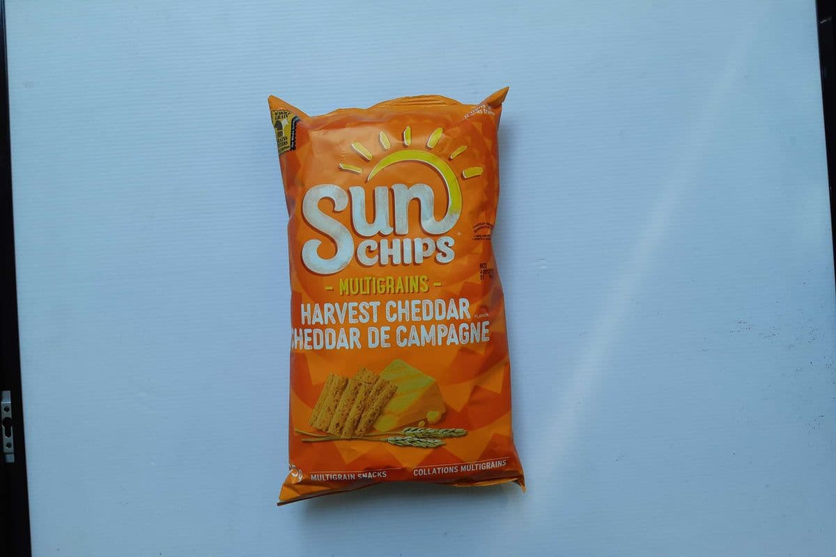 SunChips Harvest Cheddar Multigrain Snacks (205 g)
