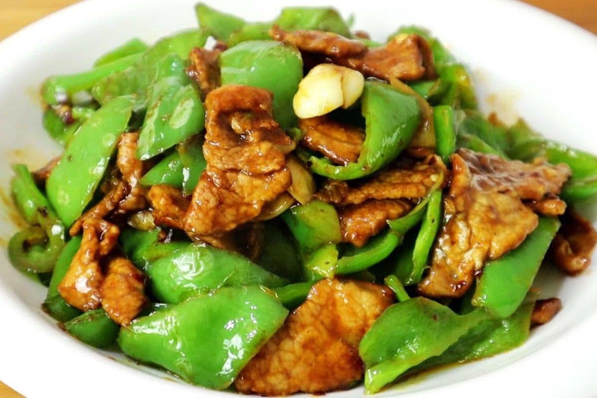 Chili Fried Pork (辣椒炒肉)