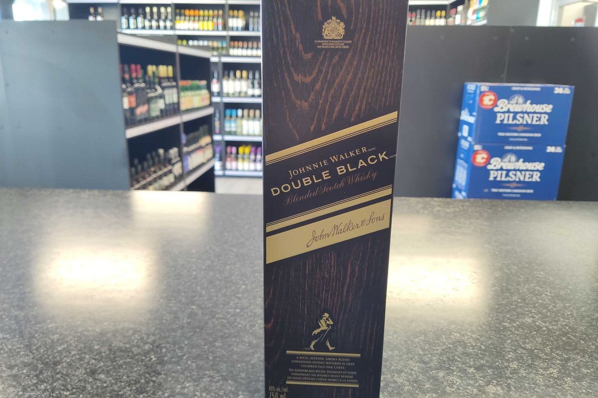 Johnnie Walker - Double Black (1 x 750ml Bottle)