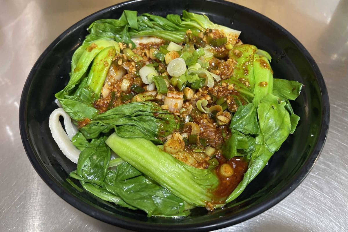N14. Sizzling Hot Chilli Noodles (油潑辣子麵)