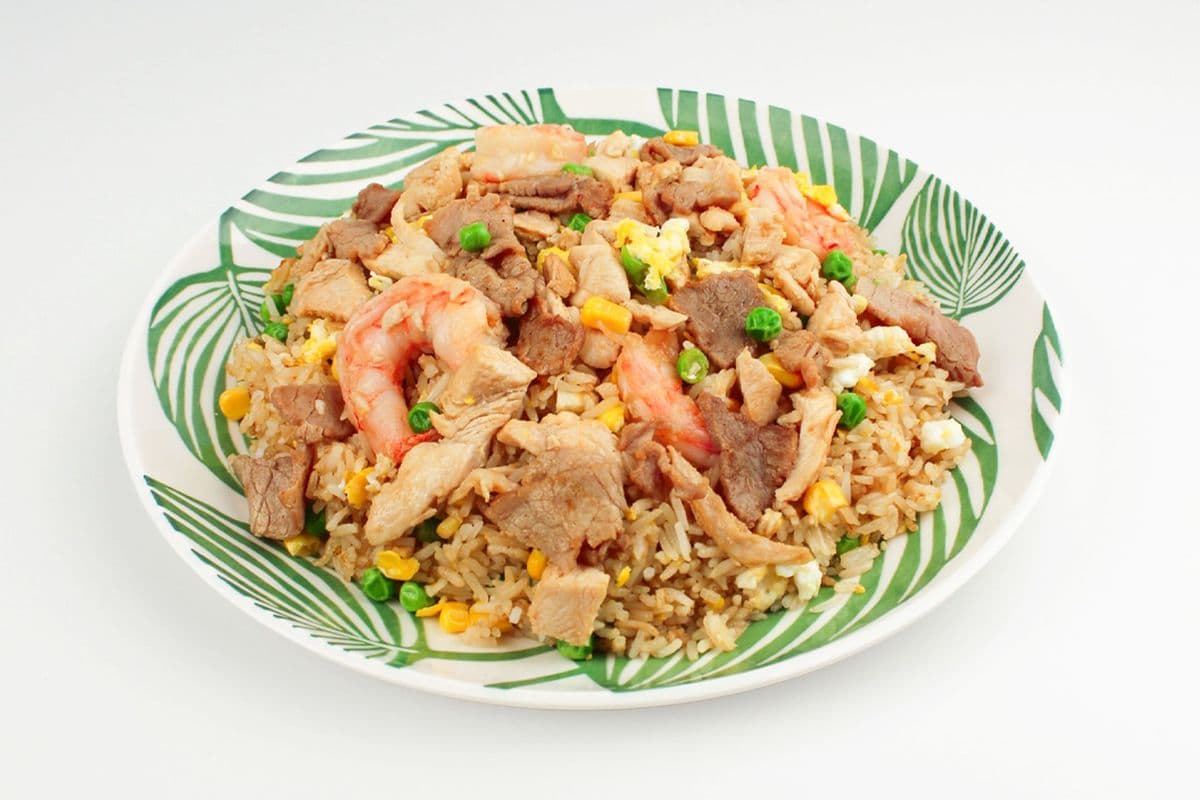 704. Chicken & Beef & Shrimp Fried Rice (Com Chien 3 Loại)