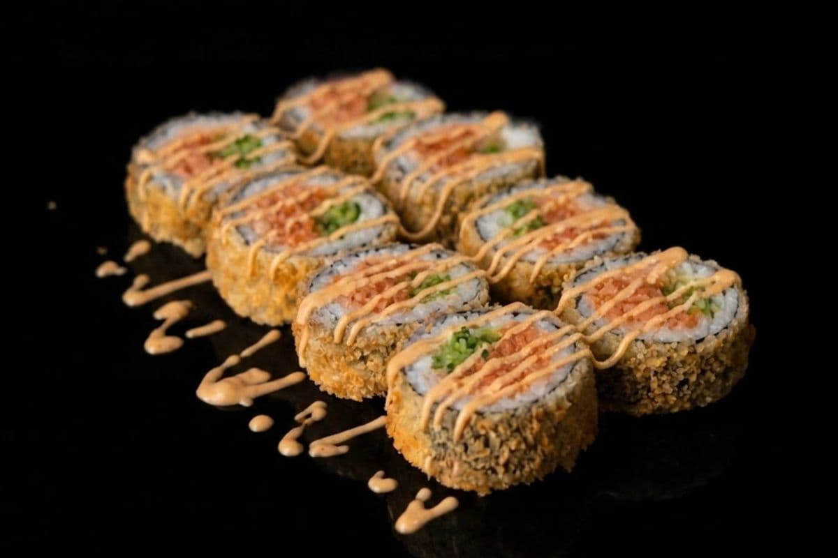Tempura Salmon Tartare (8 pcs)