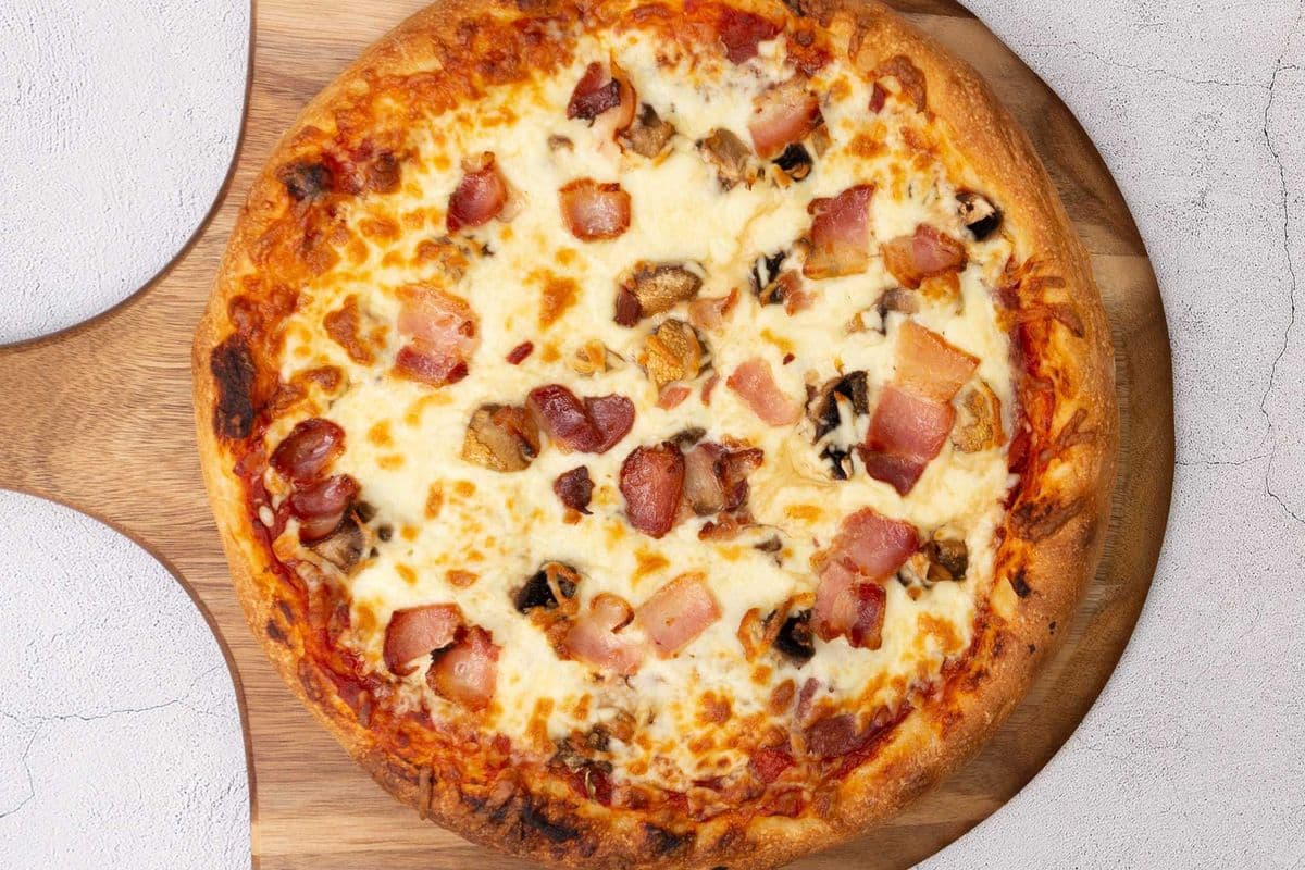 Small Canadian Pizza