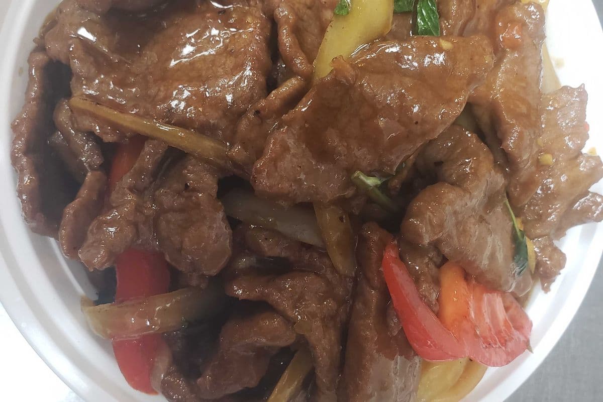 D17. Thai Basil Fried Beef
