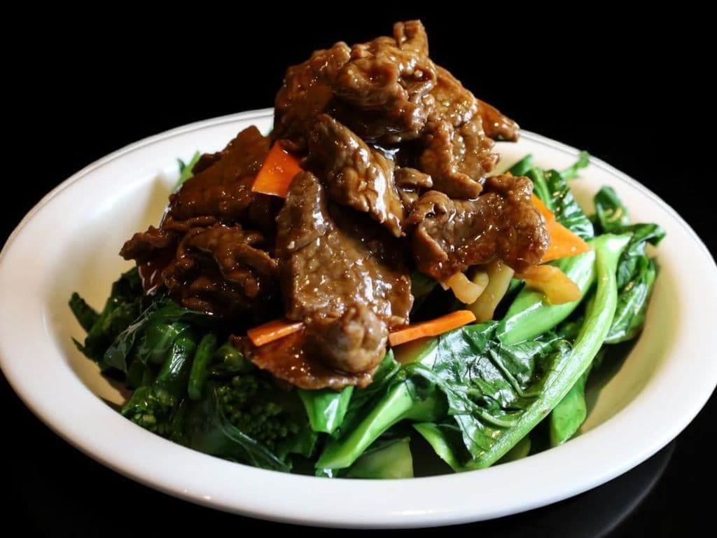 CS28 Beef Stir-Fried Gai Lan