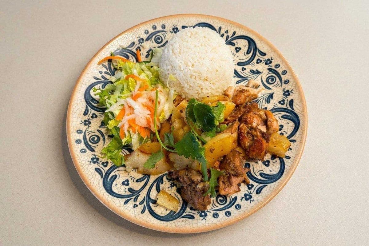 47. Com Ga Nuong Thom