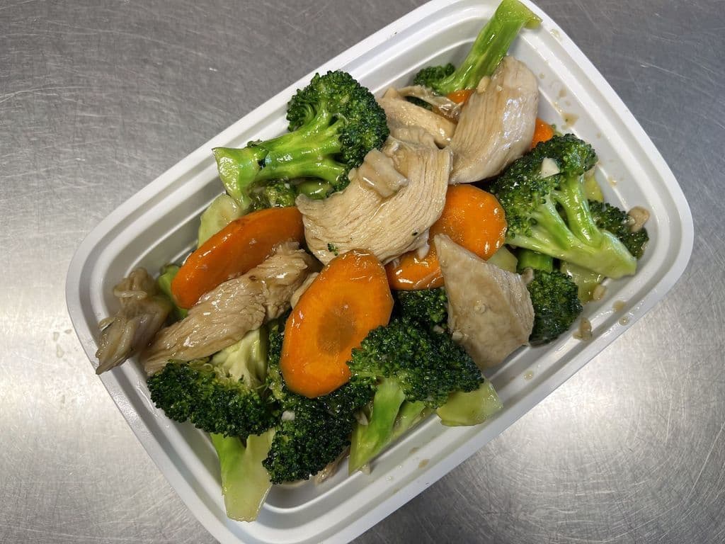 25. Chicken with Broccoli