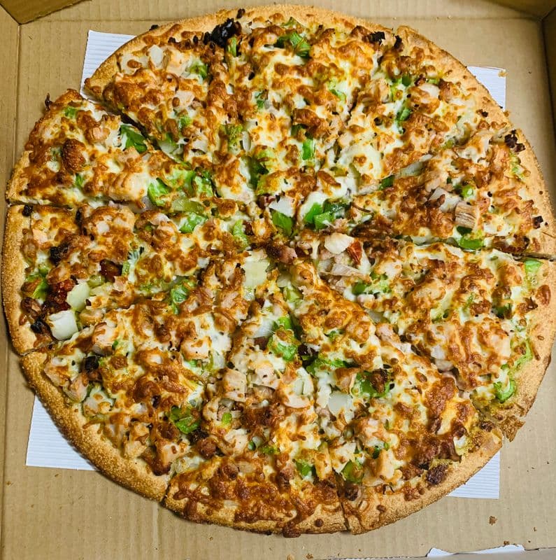 Medium Pesto Chicken Pizza(popular )