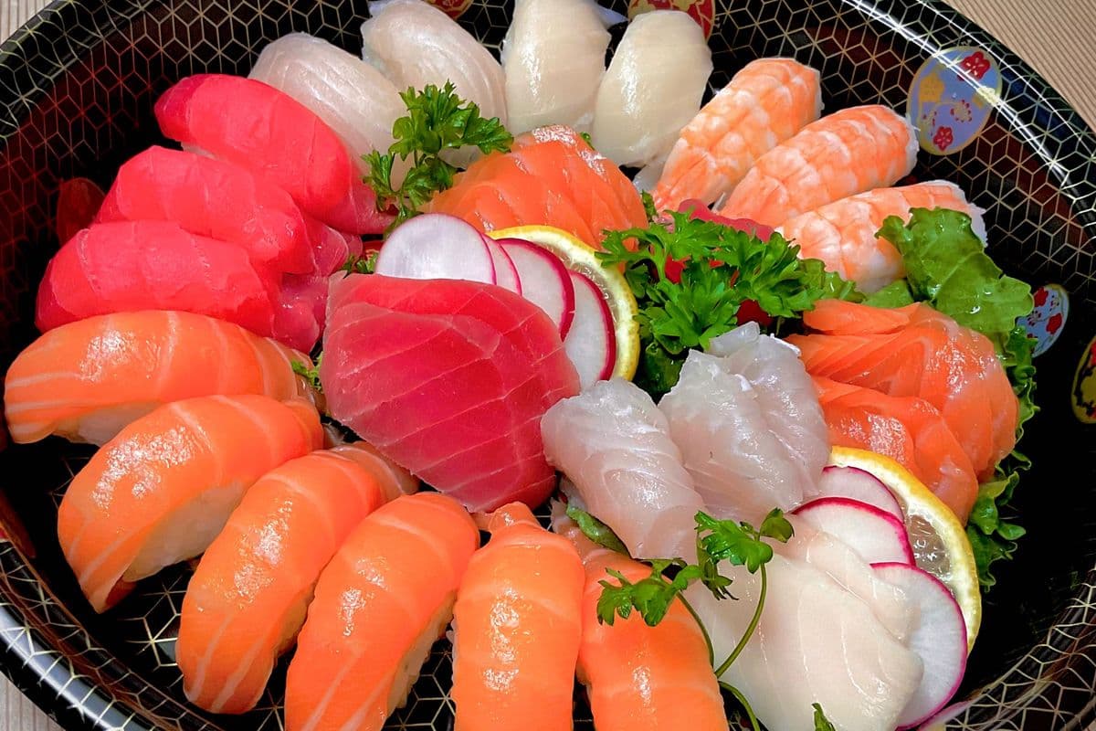 Sashimi Sushi Small Combo