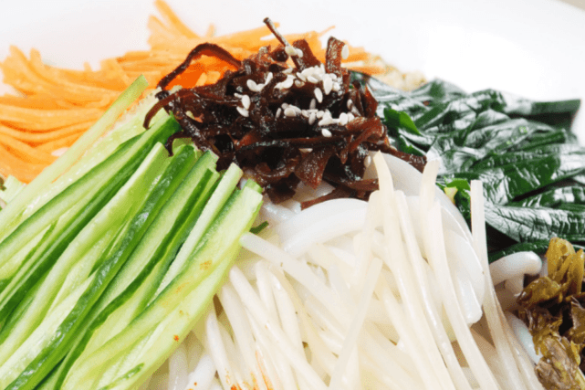 Yunnan-Style Cold Noodle什锦凉米线
