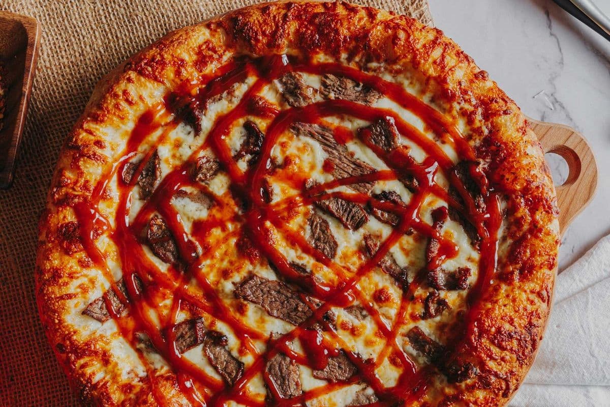 17" X-Large Steak Pizza